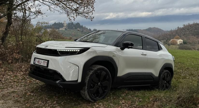 Ezzel bővül a Toyota villanyautó kínálata, kipróbáltuk az Urban Cruisert