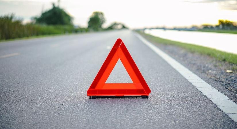 Ki nem találja, mi jöhet az elakadásjelző háromszög helyett