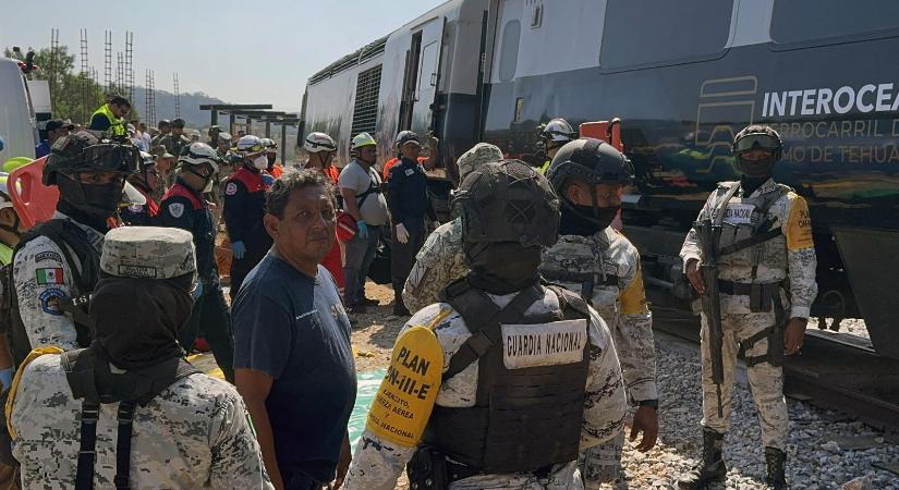 Kisiklott egy vonat Mexikóban, legkevesebb 13 ember meghalt, 98-an megsebesültek