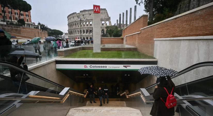 Új római metróállomás nyílt a Colosseum alatt – Közlekedés és régészet egy térben