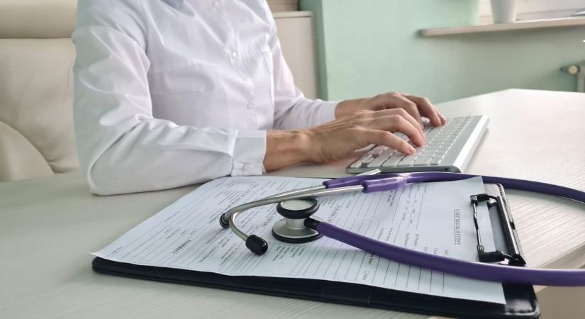 Januártól érvénytelen lehet a TAJ-kártya, sokan csak az orvosnál szembesülnek vele