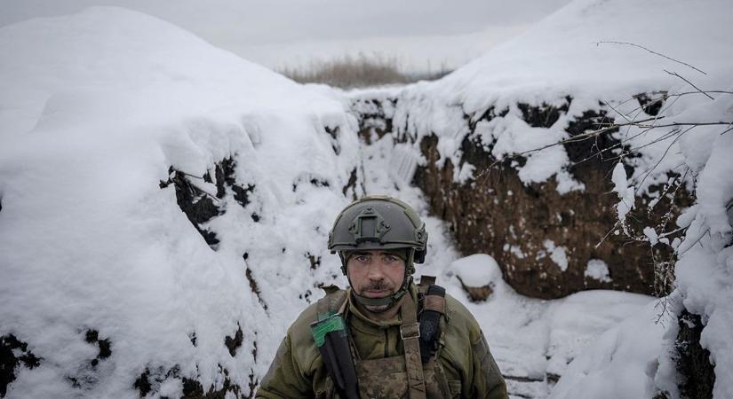 Brutális orosz csapás Herszonban, tízezrek fagyoskodnak az ukrán télben