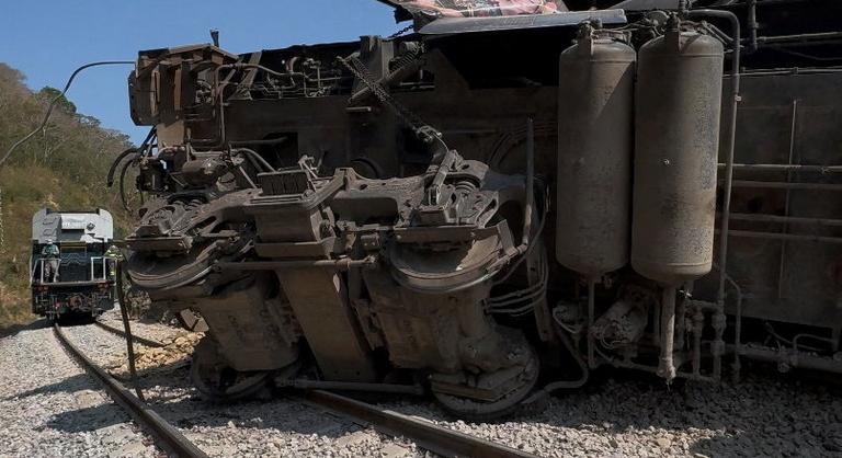 Tizenhárman meghaltak egy mexikói vonatbalesetben
