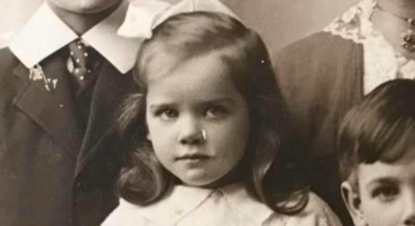 Meglátta az anya a dédijéről készült gyerekkori képet, és nem hitt a szemének