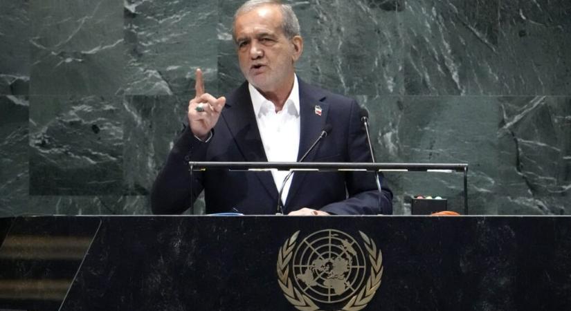 Az iráni elnök úgy véli, az Egyesült Államok, Izrael és az európai országok totális háborút folytatnak hazája ellen