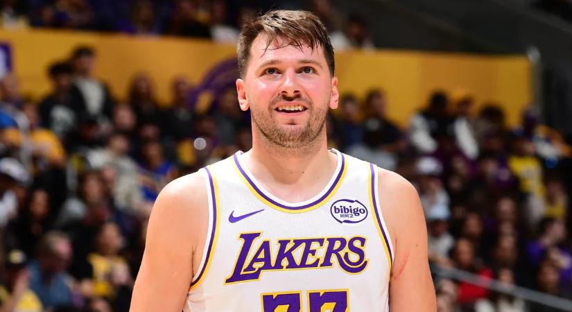 NBA: tripla dupla Barnestól, 55 pont Leonardtól, Doncic vezérletével nyert a Lakers