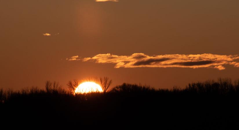 Hideg, szeles idő várható, délután megnövekszik a felhőzet