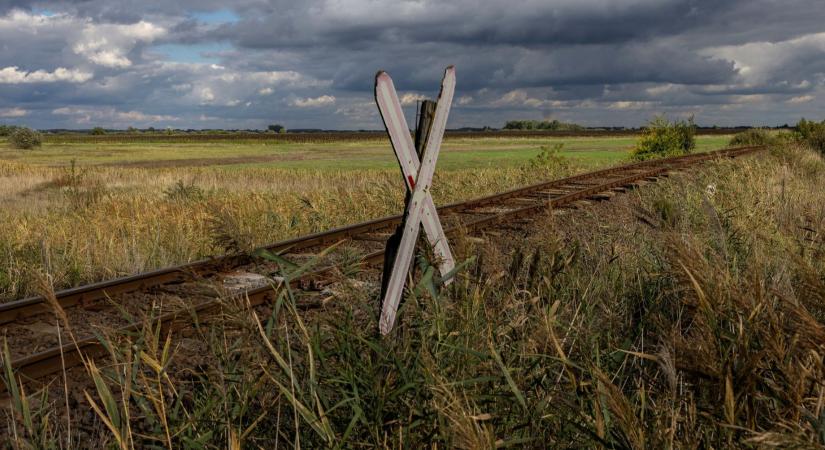 Rossz hír a vonattal közlekedőknek: felsővezetékhiba miatt van fennakadás a győri fővonalon