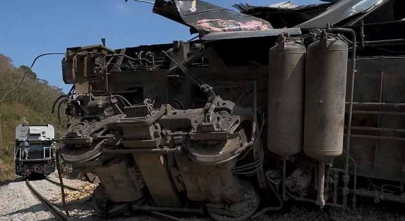 Drámai pillanatok: katonák és mentők küzdenek a vonatbaleset túlélőiért