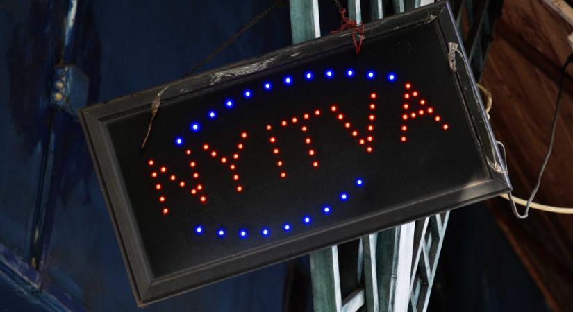 Így lesznek nyitva az üzletek szilveszter és újév táján