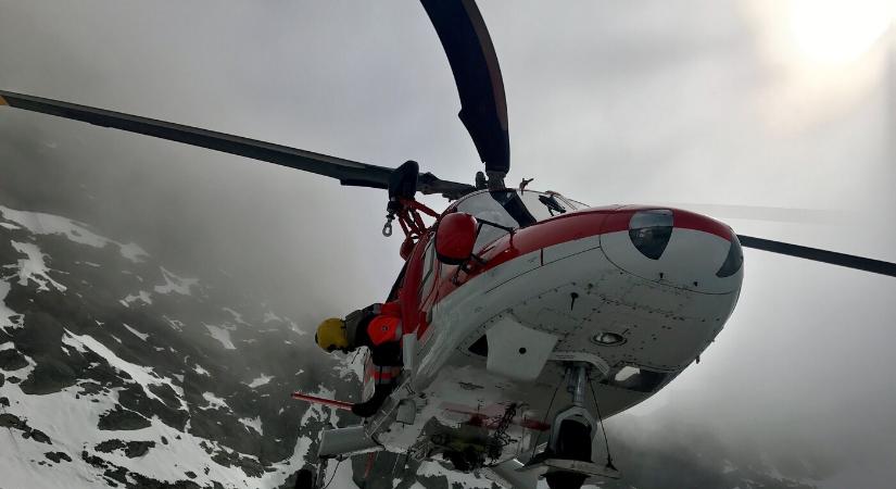 Helikopterrel mentettek ki egy magyar túrázót a Magas-Tátrából