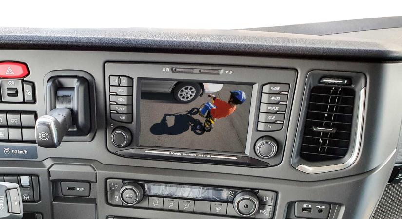 Megfigyelés négy keréken: így kémkednek utánad a modern autók