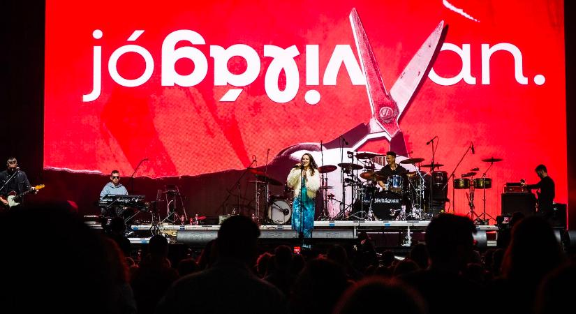 VIDEÓ: Hatalmas színpadon Bokor Réka és a Jóvilágvan – ilyen volt a 2025-ös Budapest Park koncert
