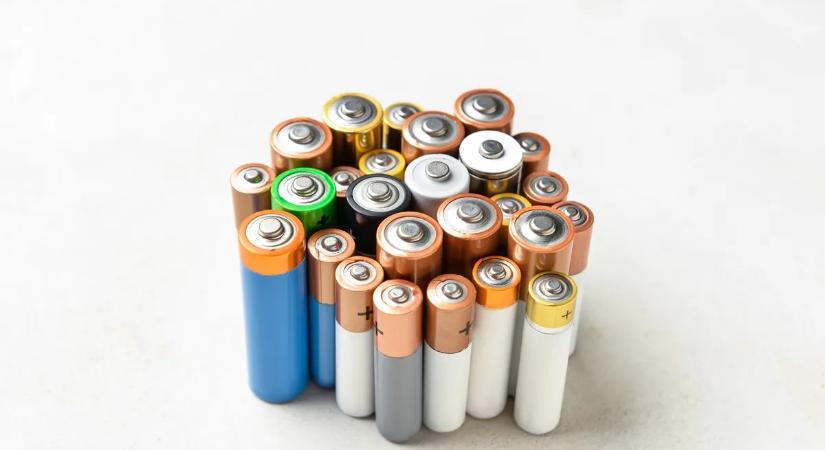 Ne dobjuk a konyhai kukába a használt elemeket, veszélyt jelentenek