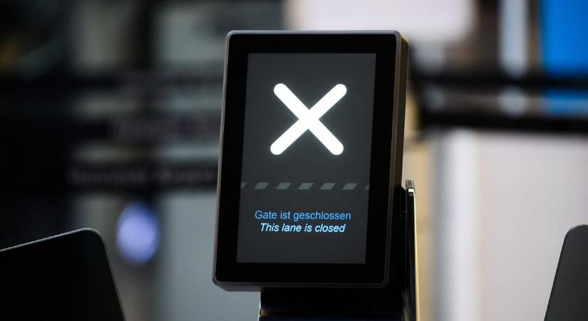 Azonosítatlan drónok miatt órákra megbénult a légi forgalom Hannoverben