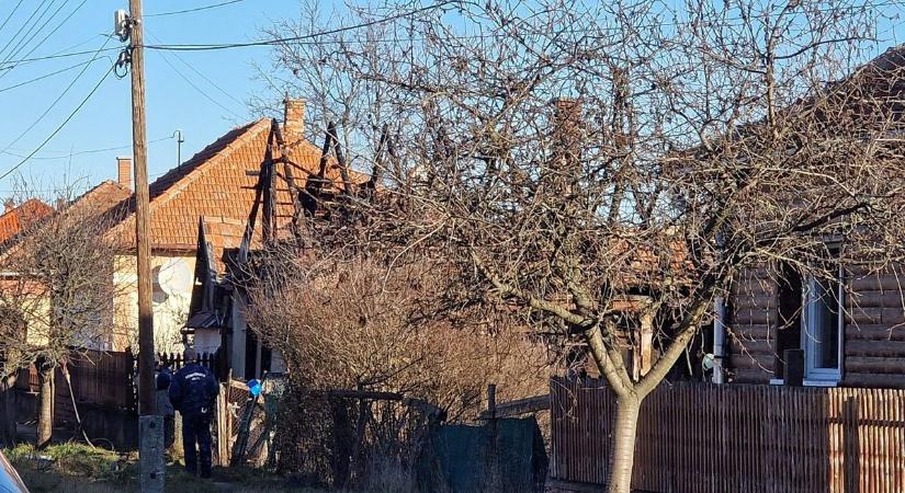 Fotókon a halálos tragédia helyszíne: két holttestet találtak a leégett romok alatt