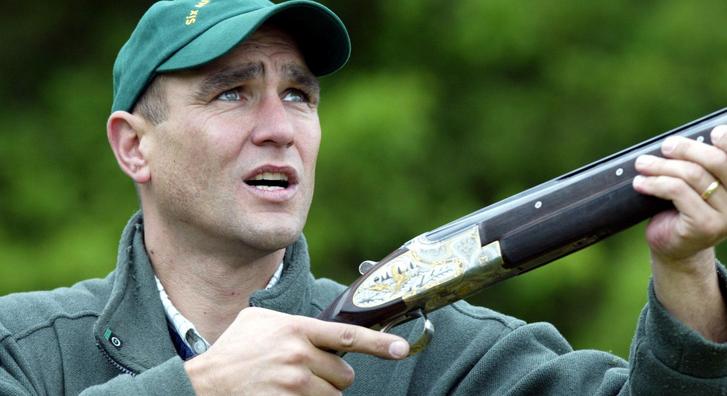 Szabályos felzúdulást keltett Vinnie Jones, több ezreknél húzta ki a gyufát