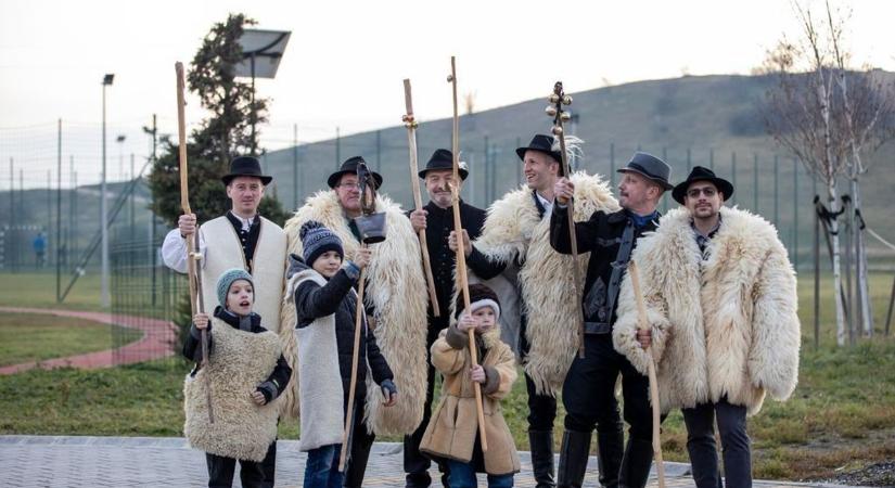 Neked vajon mit hoz az új év az idei utolsó napok alapján? Íme a szilveszteri népszokások!