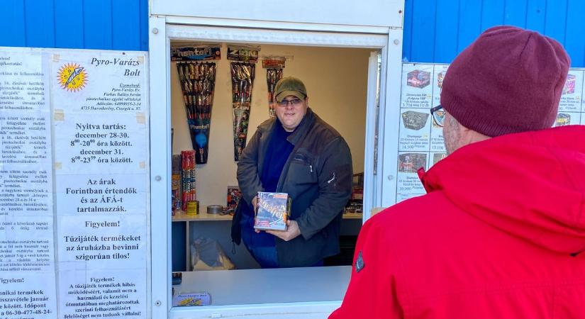 Petárda pult alól sincs! Ezeket a szabályokat mindenképpen tartsd be, ha tűzijátékot veszel! (galéria)