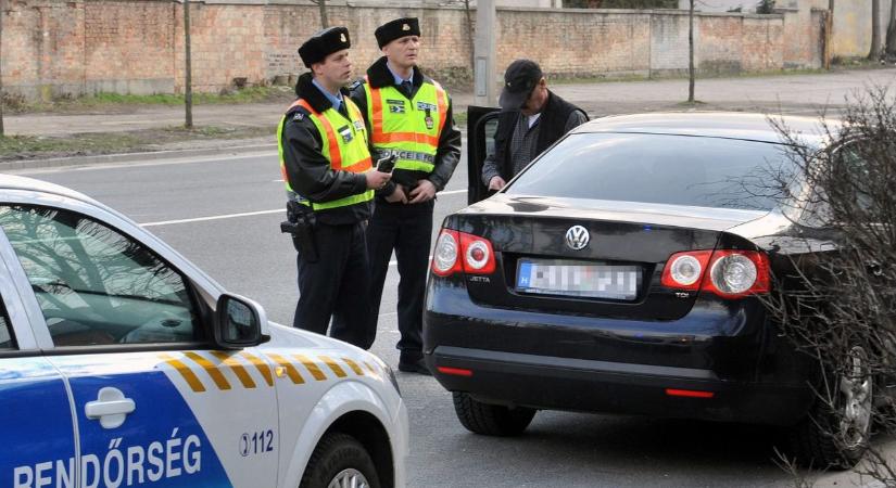 Sofőrök, figyelem: január 1-jén változik a KRESZ