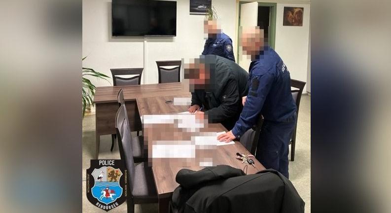 Szenteste napján, késsel fenyegetve rabolta ki 90 éves nagyapját egy tiszajenei férfi