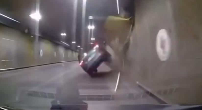 Fedélzeti kamera rögzítette a súlyos balesetet (VIDEÓ)