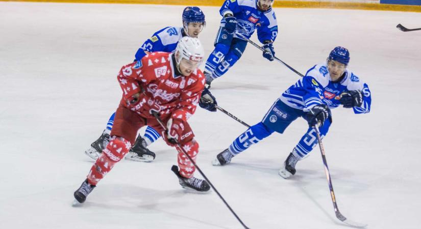 Jégkorong: székely rangadóval zárul az év – Keveslik a vendégjegyeket a csíkszeredai szurkolók