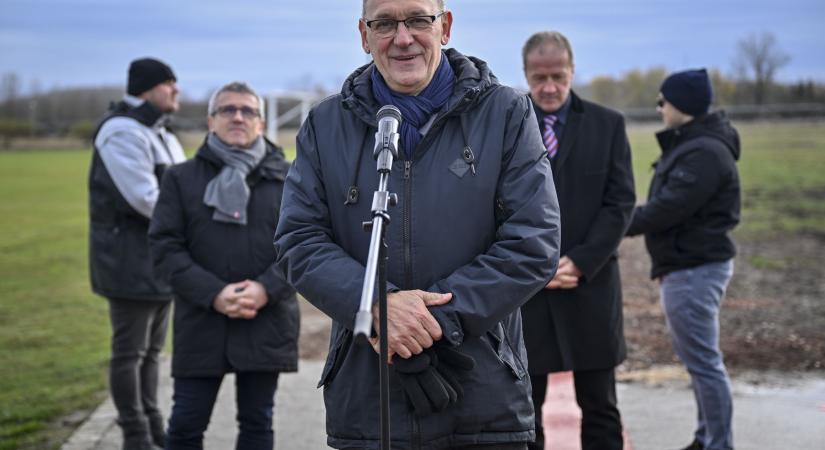 Béremelés, fejlesztések, megtartott egyensúly Polgáron