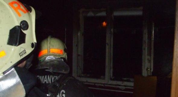 Tragédia a hétvégén: két holttestet találtak egy égő házban