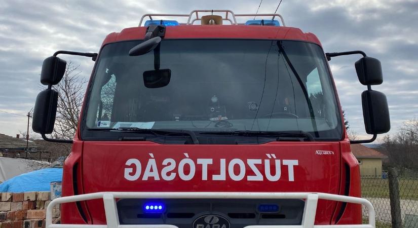 Baleset történt a 86-os főúton is