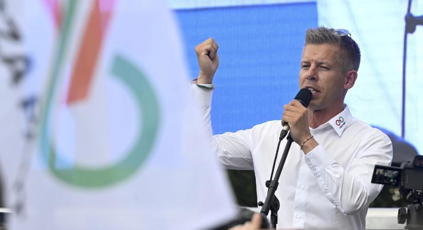 Magyar Péter a szlovák nagykövet kiutasításával válaszolna a Beneš-dekrétumokat védő törvényre