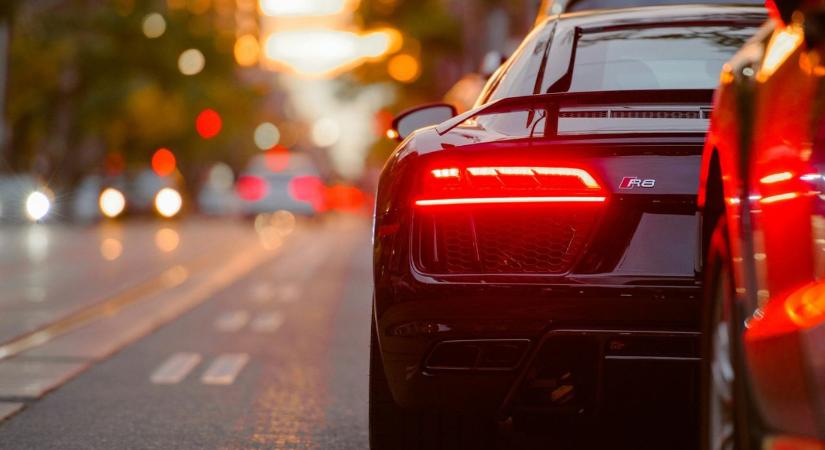 Azt hiszed, jót teszel az autódnak, ha télen percekig járatod üresben? Pont az ellenkezője igaz