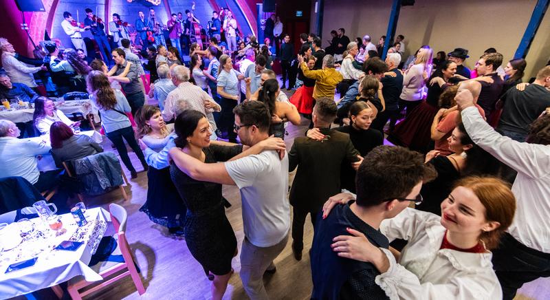 Táncolj át az óévből az újba!