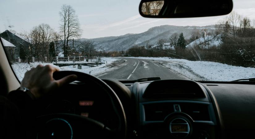 Becsapós lehet az enyhe tél: szakértői tippek a biztonságos ünnepi utazáshoz a Hankooktól