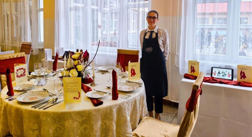 Vándorserleggel tértek haza a szolnoki centrumos diákok a kisújszállási gasztrokupáról – galériával