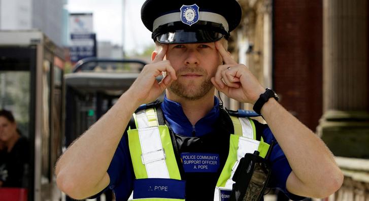 Memóriazsarunak becézik azt a rendőrt, aki idén 3 ezer gyanúsítottat kapcsolt le az utcákon