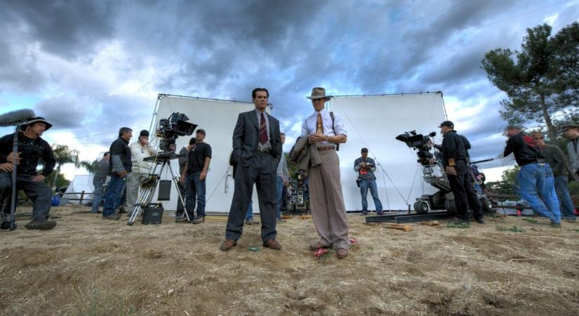 Végleg bedöntheti Hollywoodot a nagy múltú Warner stúdió eladása, vagy meg is mentheti