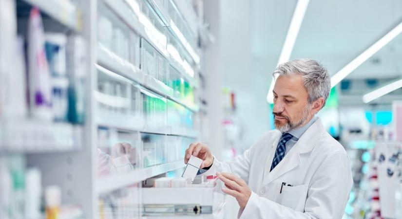 Fordulat jöhet a gyógyszerfelírásban, nem minden recepthez kell majd orvos