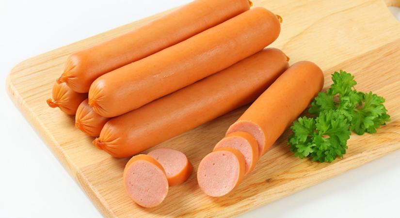 Ilyen típusú virslit vásárol majd a legtöbb magyar 2025 szilveszterén