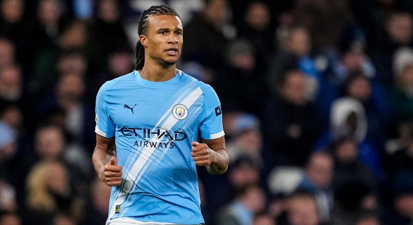 A Manchester City elengedi holland válogatott védőjét! – sajtóhír