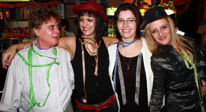 Így csaptuk szét a 2010-es szilvesztert Pécsen – lehet, hogy te is rajta vagy a képeken! (GALÉRIA)