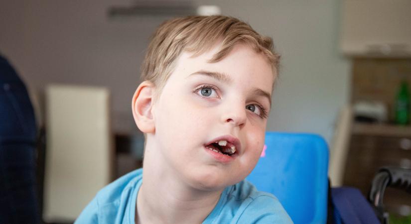 Az esőgyereket támogatják a jótékonysági eseményen Hatvanban