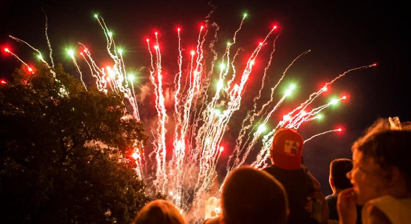 Szilveszter éjjelén elég egy pillanat – és már hívni is kell a tűzoltókat