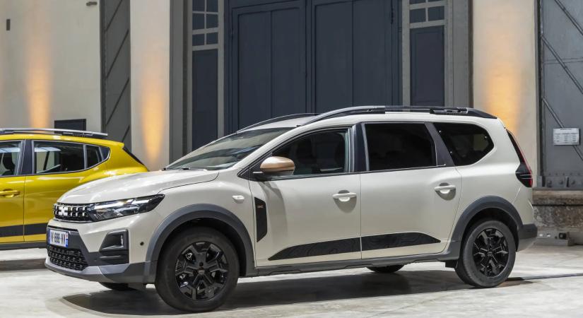 Beárazták itthon a Dacia frissített hétülésesét! Ennyit kérnek érte!