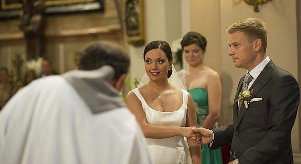 Az ünnepeket frissen felújított kastélyában tölti Orbán Ráhel és családja