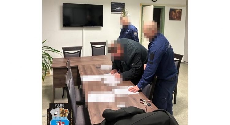 Késsel rabolta ki a saját nagyapját