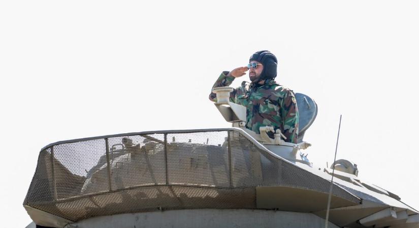 Irán hadserege már teljes harckészültségben van, és az USA-tól sem félnek