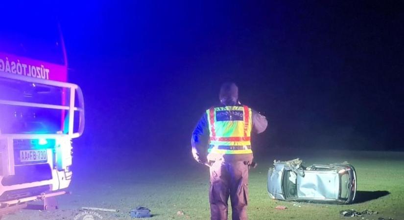 Így telt a karácsony Baranyában: egy autó kiégett, egy felborult