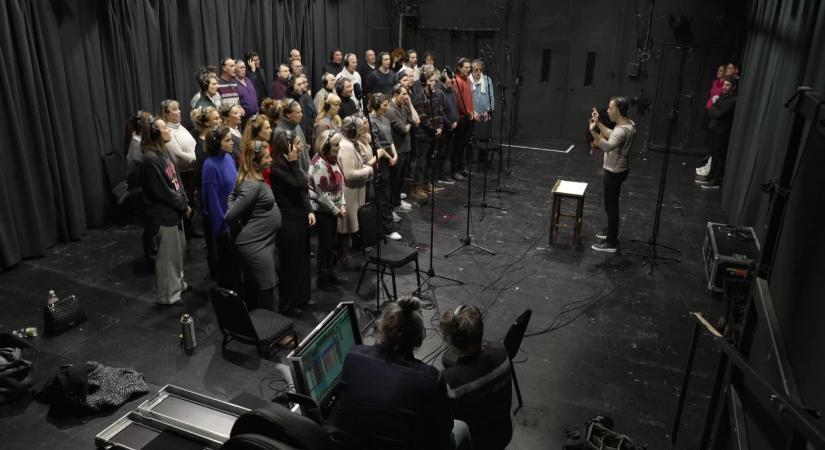 Cserhalmi Györggyel és a Vígszínház társulatával köszönti az új évet az RTL