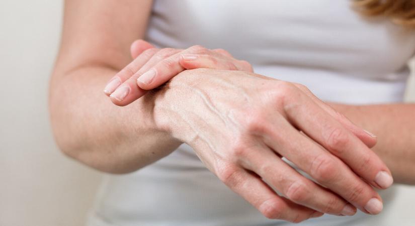 Miért veszélyezteti jobban a nőket a csontritkulás? – Több szokással is megelőzhetjük a problémát